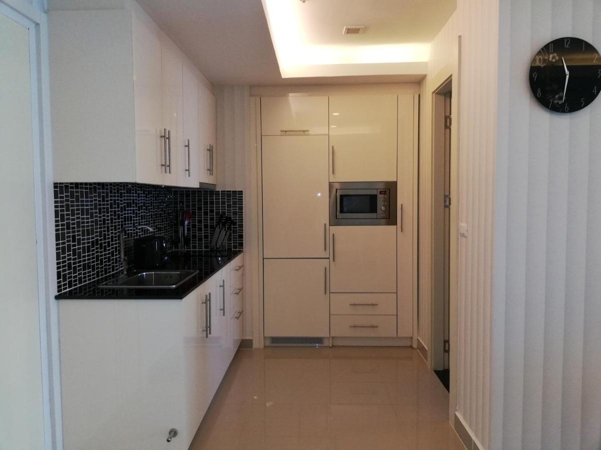 Cosy Beach View Apartments Pattaya Exteriör bild