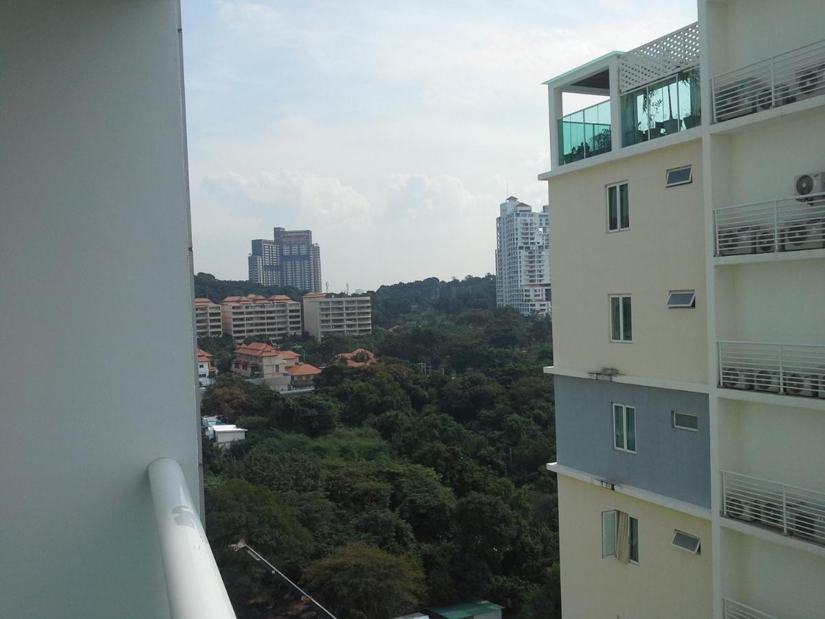 Cosy Beach View Apartments Pattaya Exteriör bild