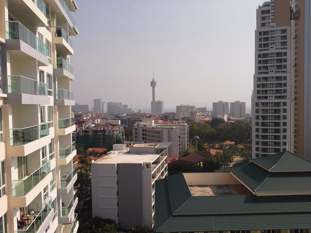 Cosy Beach View Apartments Pattaya Exteriör bild