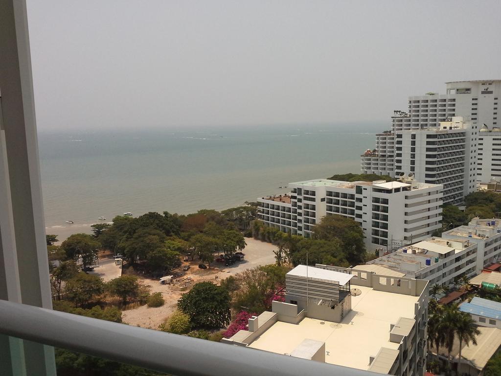 Cosy Beach View Apartments Pattaya Exteriör bild