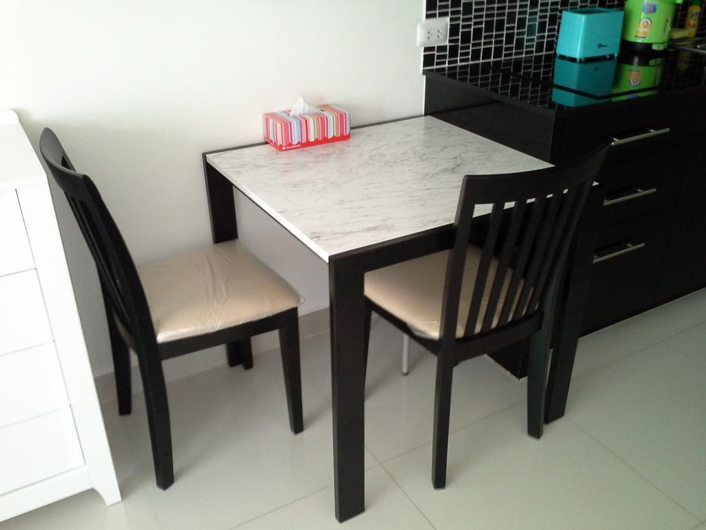 Cosy Beach View Apartments Pattaya Exteriör bild