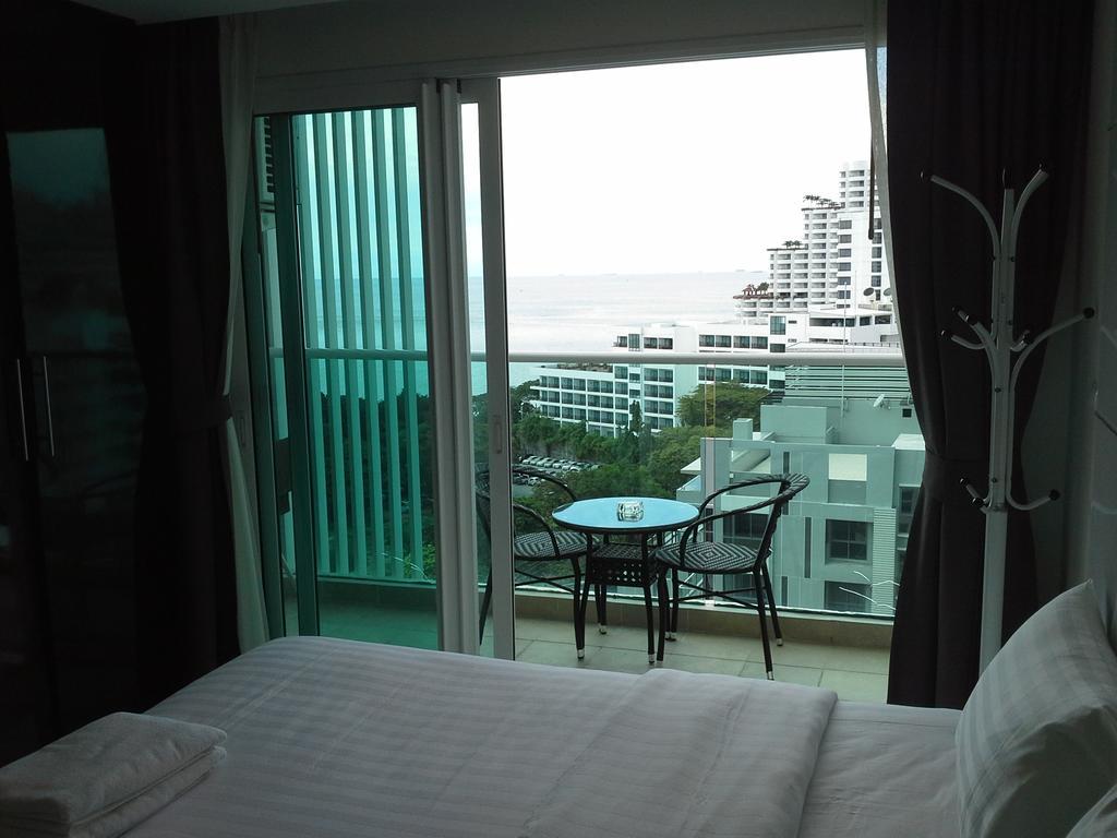 Cosy Beach View Apartments Pattaya Exteriör bild