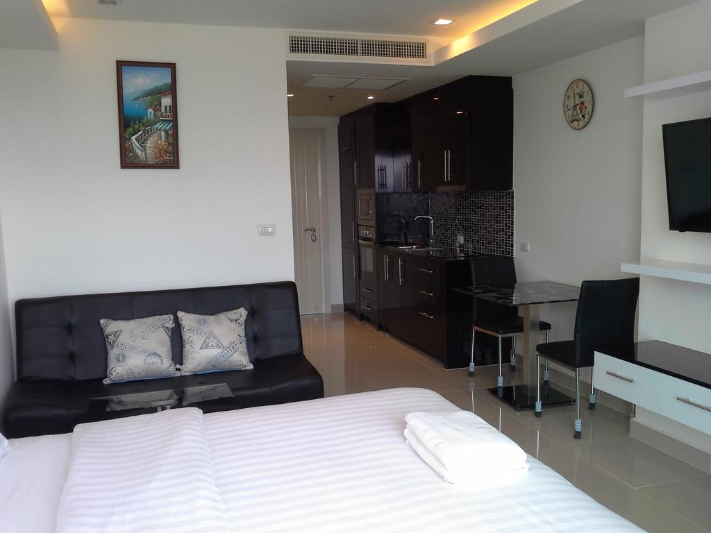 Cosy Beach View Apartments Pattaya Exteriör bild
