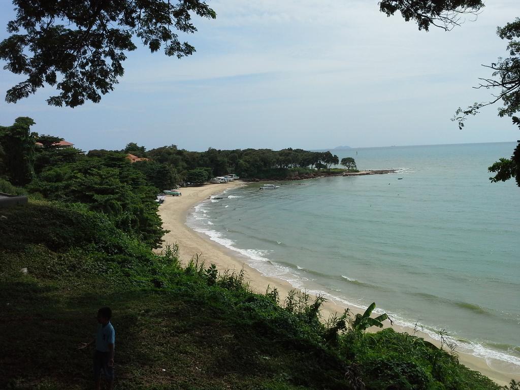 Cosy Beach View Apartments Pattaya Exteriör bild
