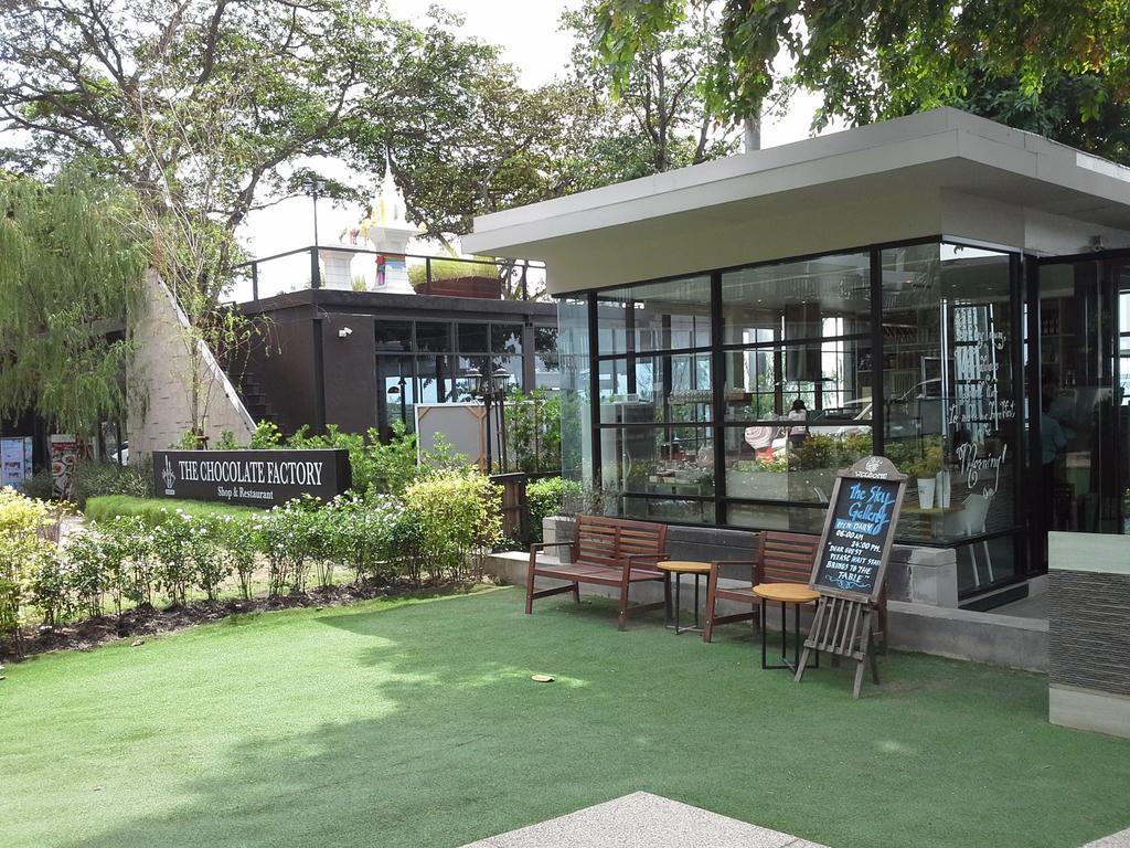 Cosy Beach View Apartments Pattaya Exteriör bild