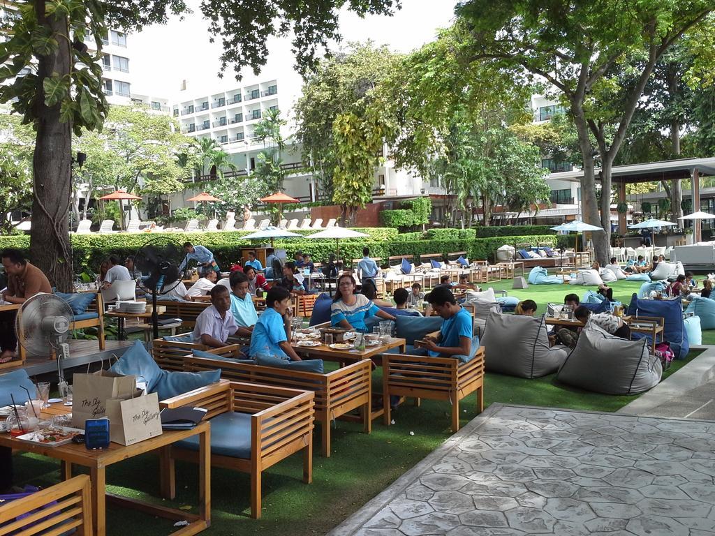 Cosy Beach View Apartments Pattaya Exteriör bild