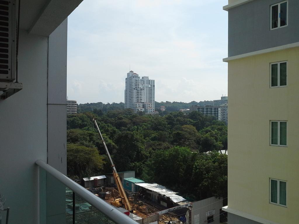 Cosy Beach View Apartments Pattaya Exteriör bild
