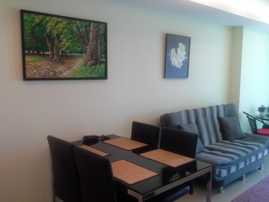 Cosy Beach View Apartments Pattaya Exteriör bild